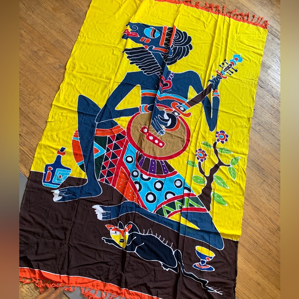 Amazing LARGE Vintage Sarong ❤️ Fringe on both ends 💫Image on both sides💫❤️💫